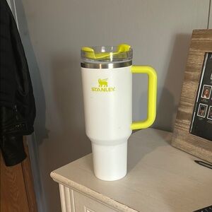Stanley White Mug with Yellow Handle